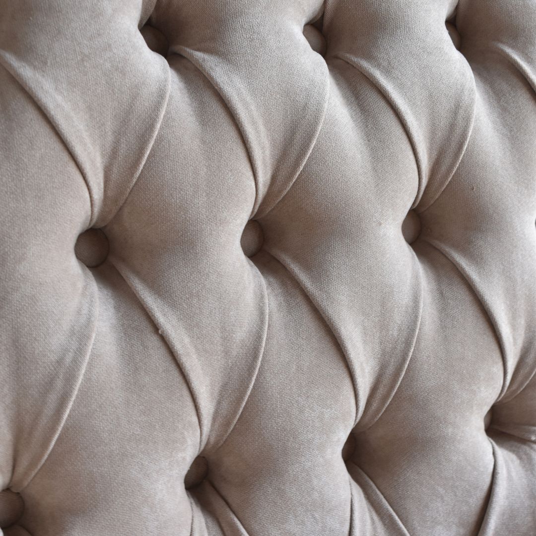 Respaldo capitoné (consultar modelos que aplican diferencia)